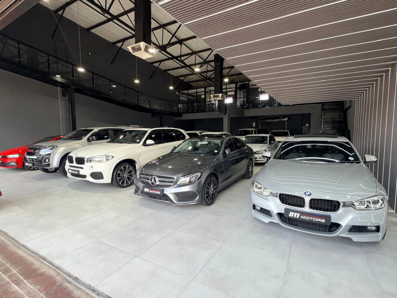 011 Motors showroom